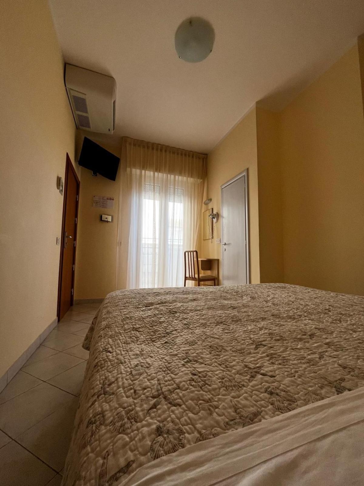 Hotel Giove Dipendenza Hotel Fiamma Cesenatico Exteriör bild