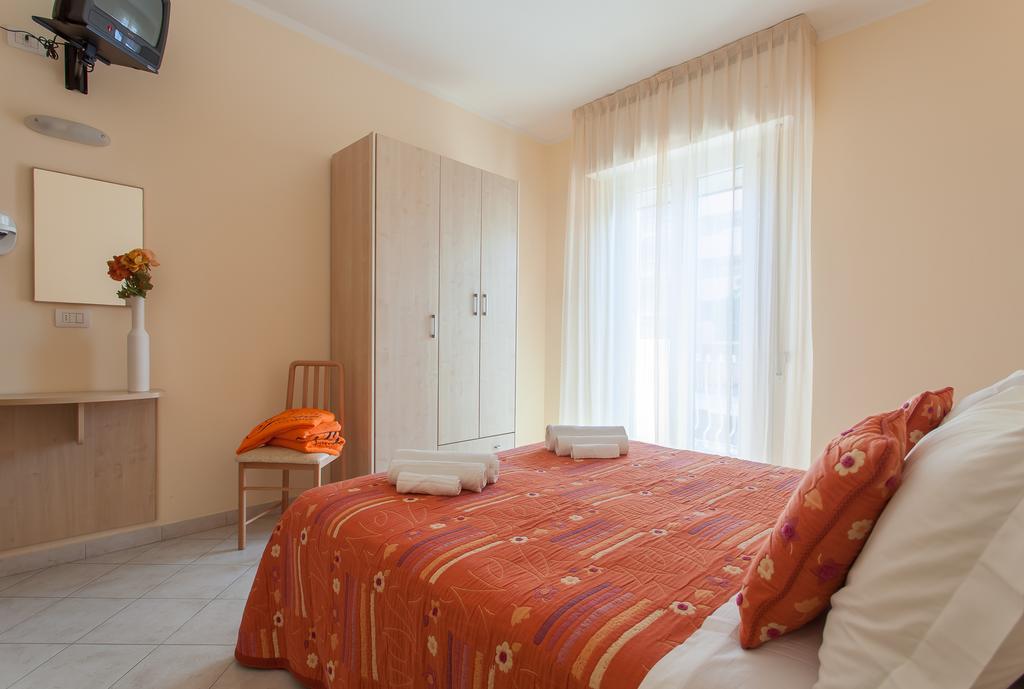 Hotel Giove Dipendenza Hotel Fiamma Cesenatico Exteriör bild