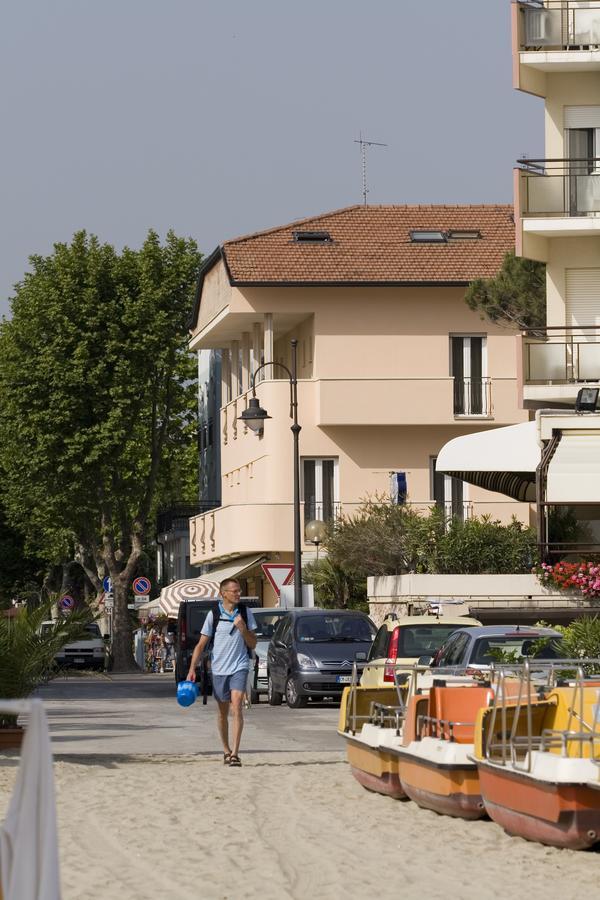 Hotel Giove Dipendenza Hotel Fiamma Cesenatico Exteriör bild