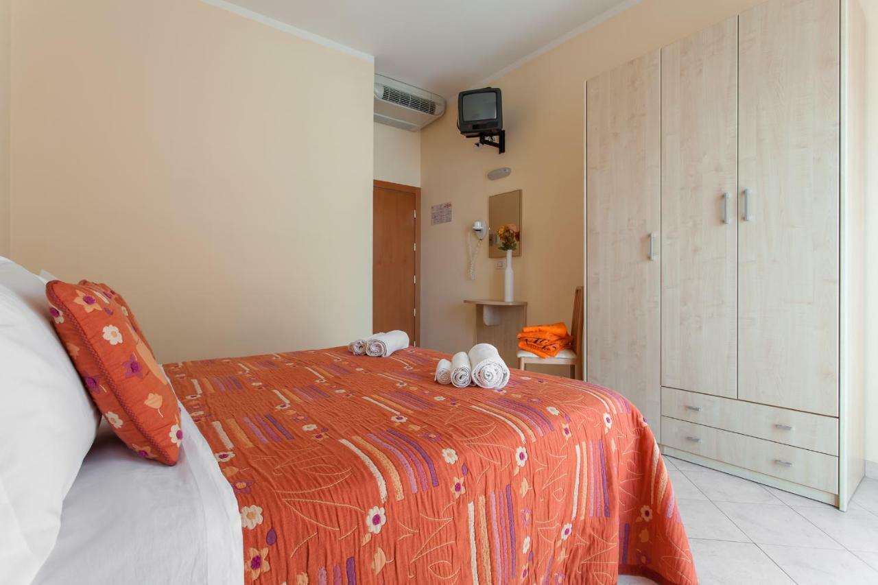 Hotel Giove Dipendenza Hotel Fiamma Cesenatico Exteriör bild